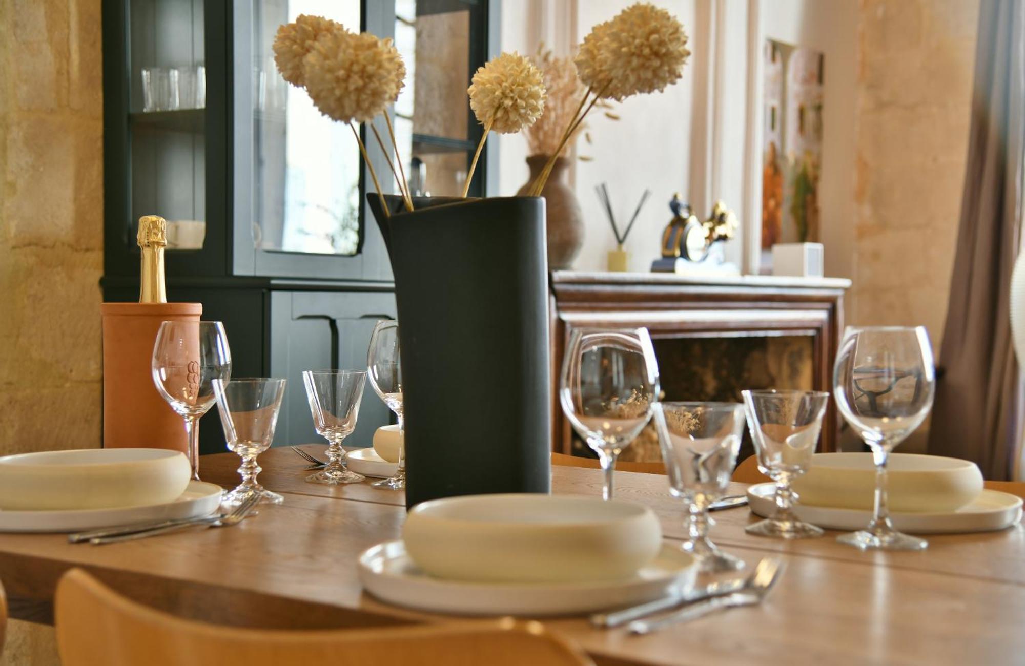 "La Suite" 3 Etoiles Uzes Exterior photo