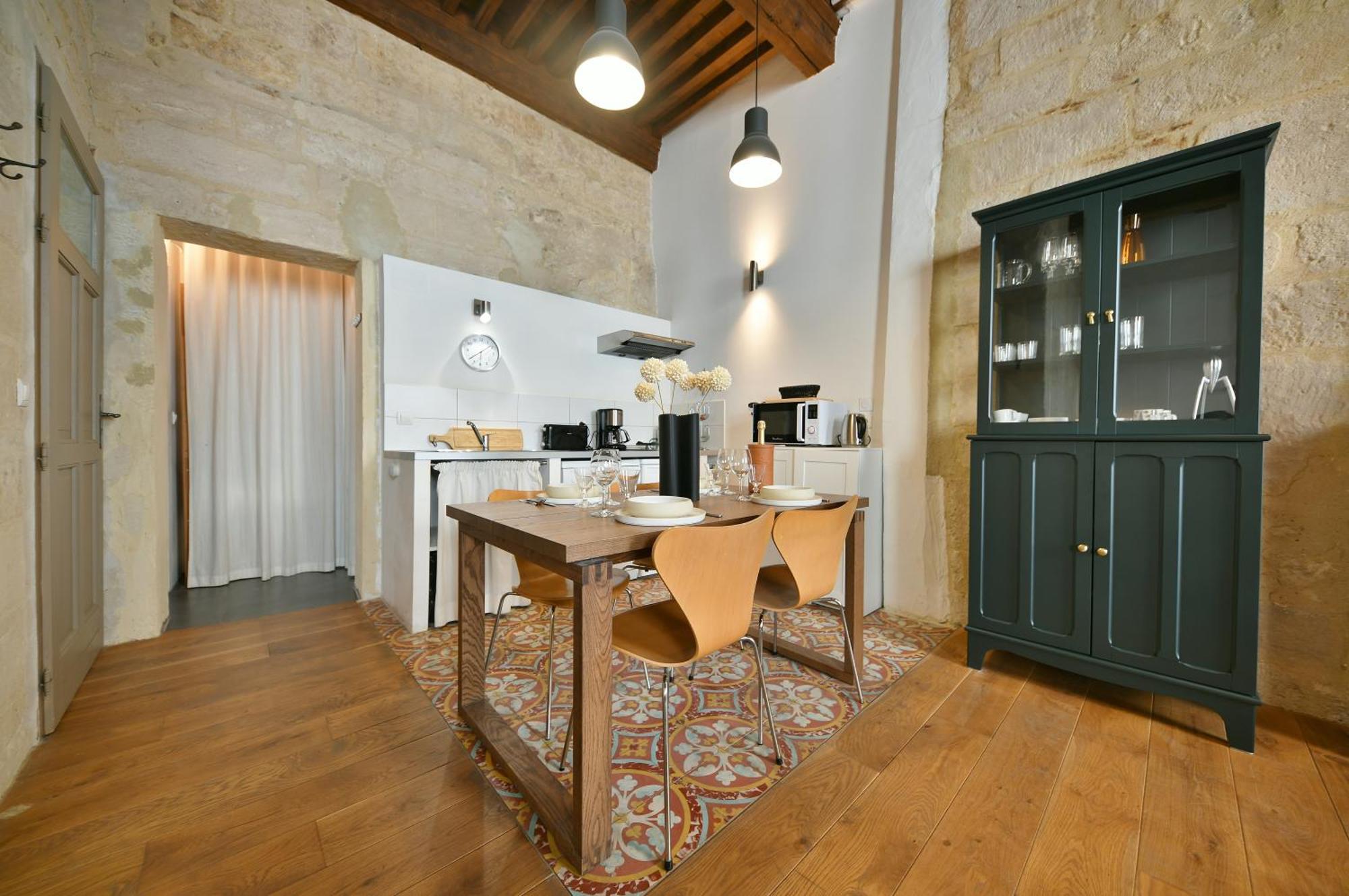"La Suite" 3 Etoiles Uzes Exterior photo