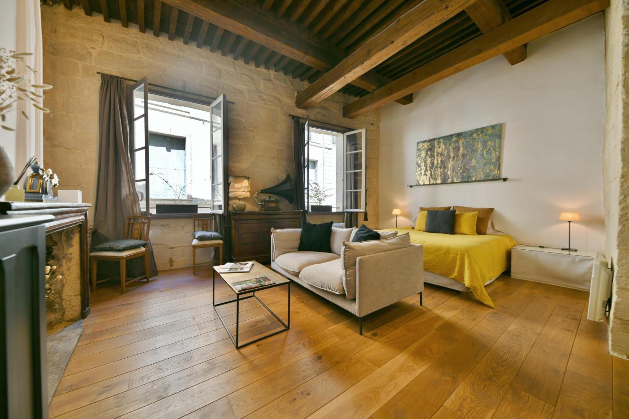 "La Suite" 3 Etoiles Uzes Exterior photo
